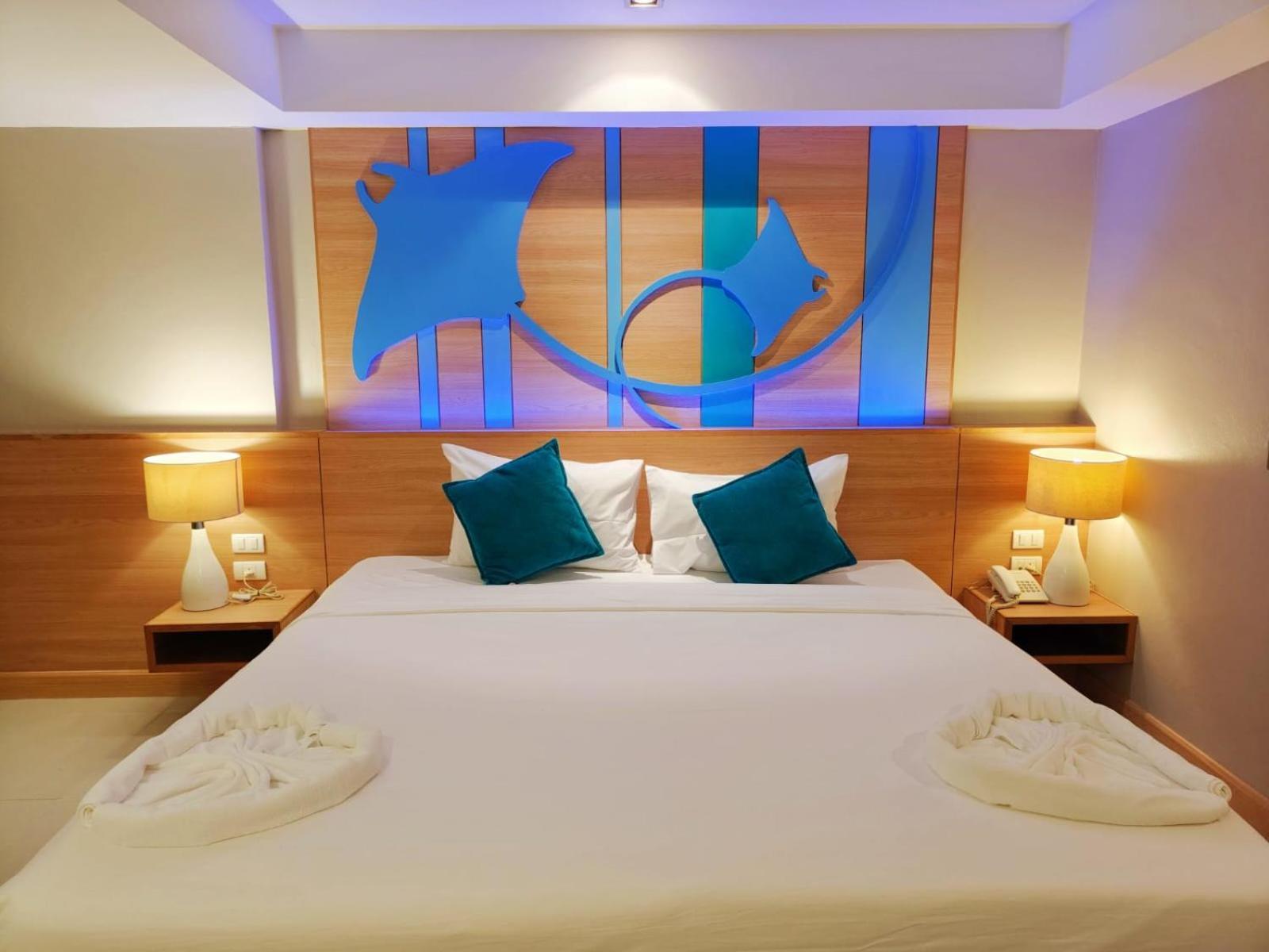 Ratana Apart Hotel Kamala Bagian luar foto