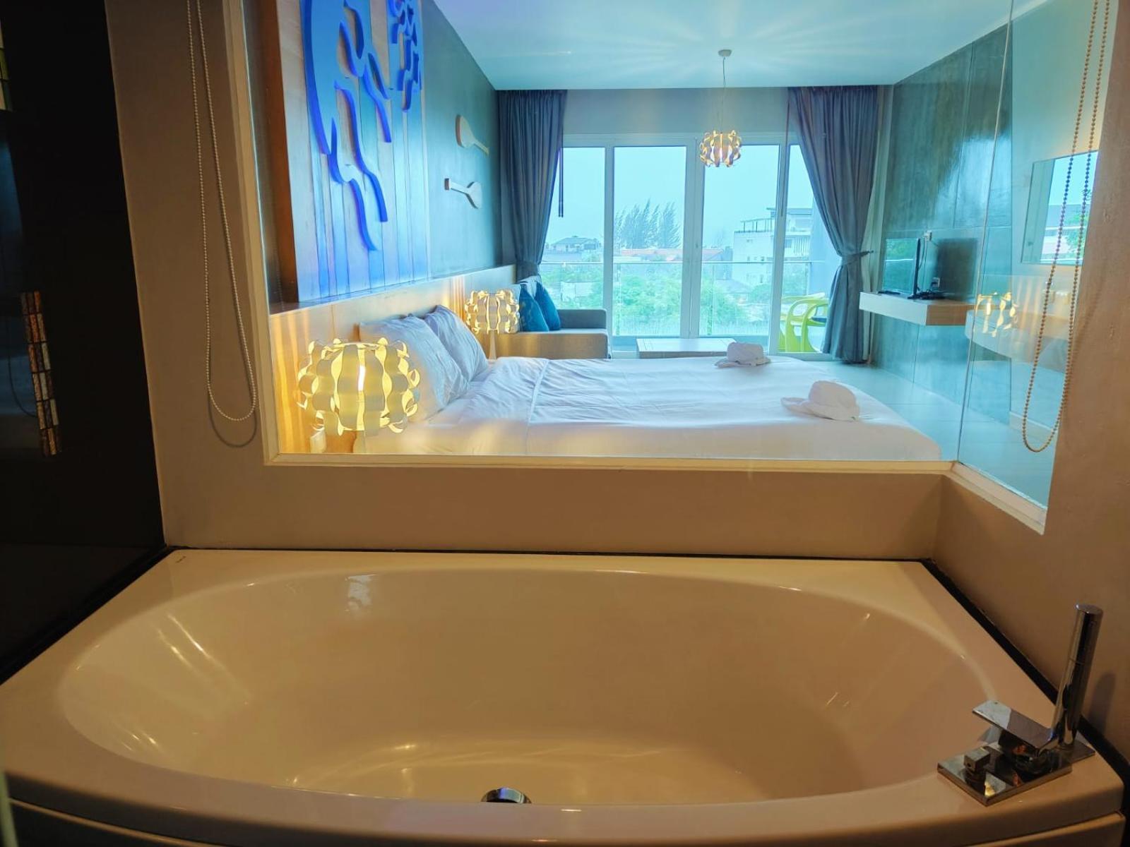 Ratana Apart Hotel Kamala Bagian luar foto