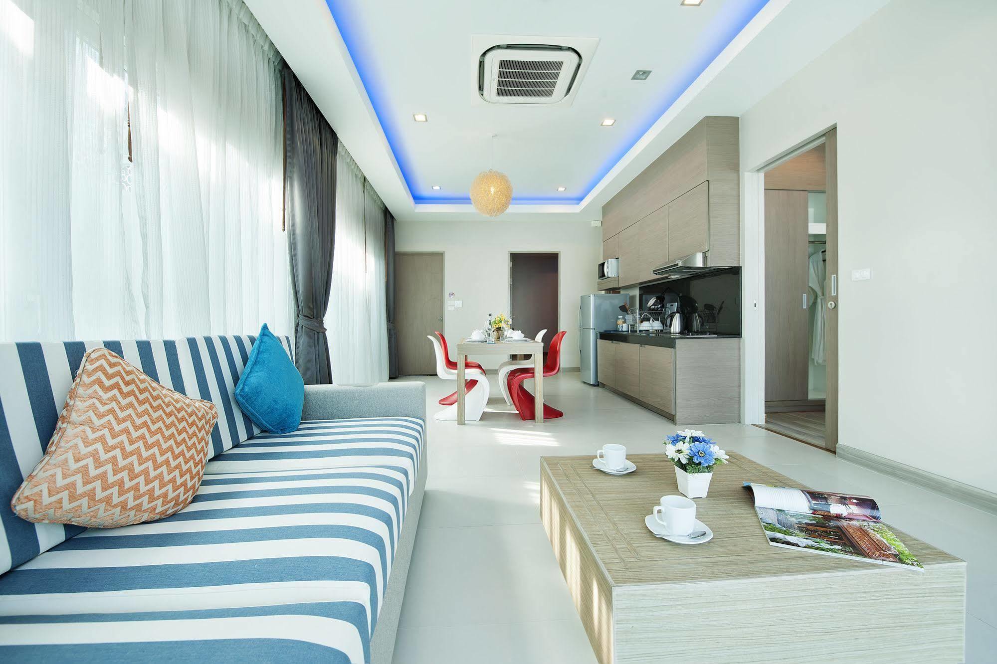 Ratana Apart Hotel Kamala Bagian luar foto