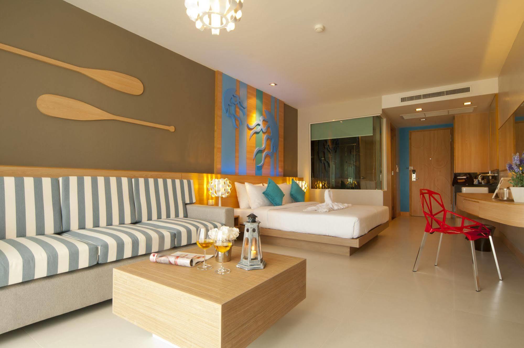Ratana Apart Hotel Kamala Bagian luar foto