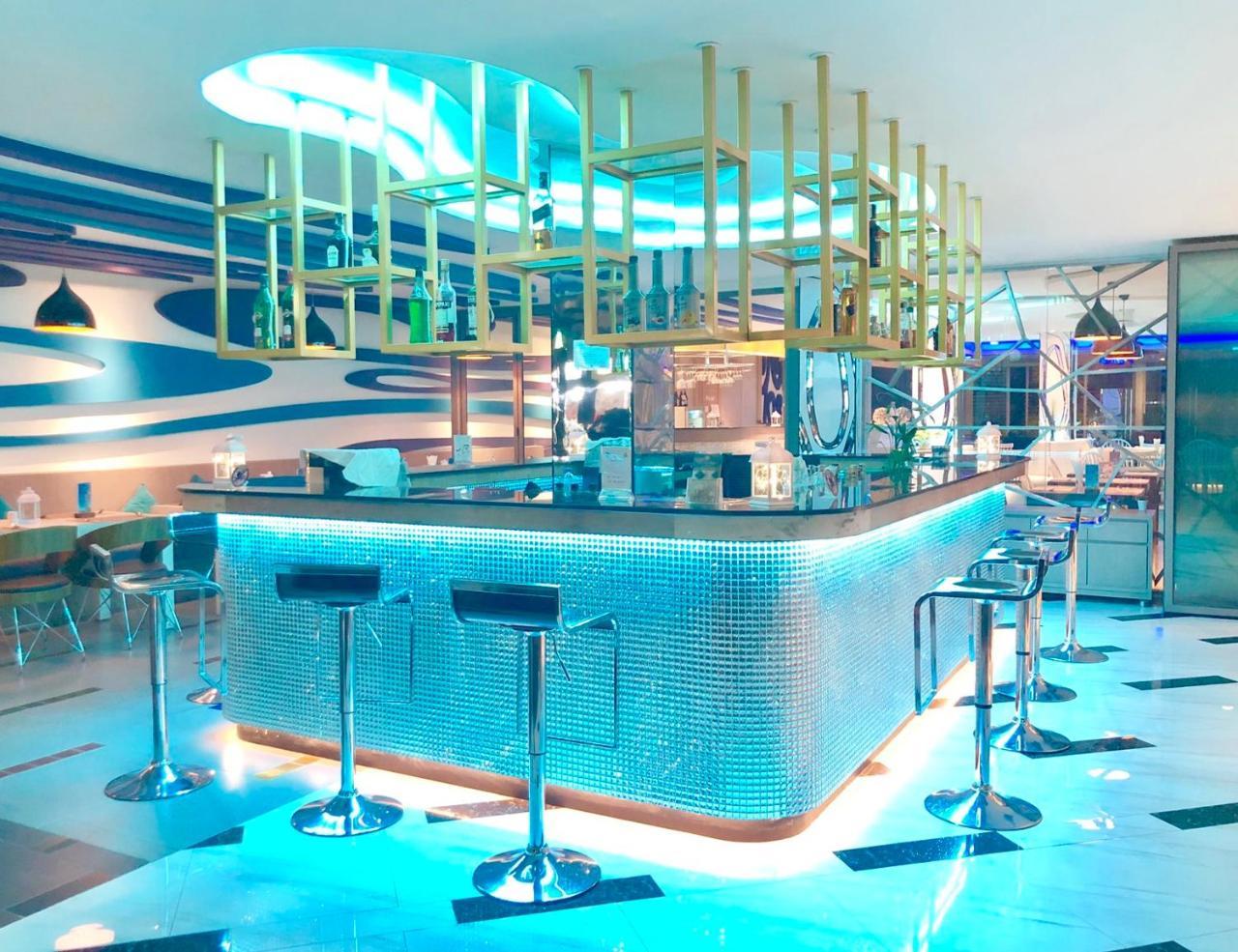 Ratana Apart Hotel Kamala Bagian luar foto