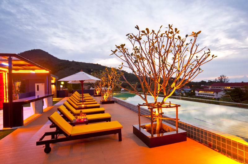 Ratana Apart Hotel Kamala Bagian luar foto