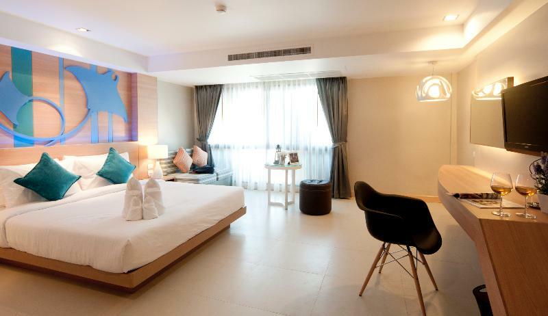 Ratana Apart Hotel Kamala Bagian luar foto